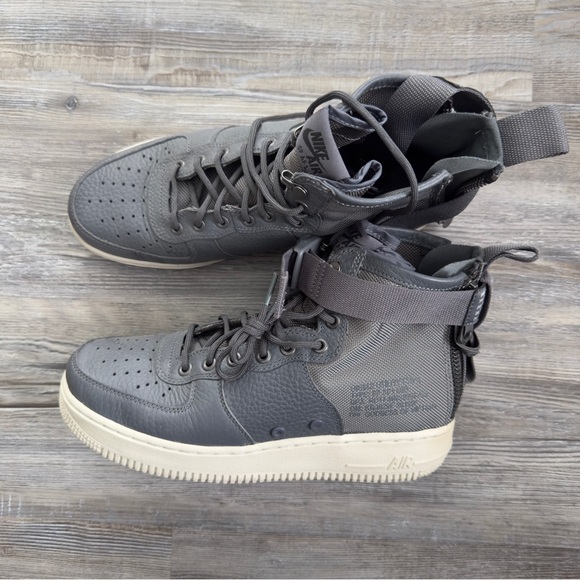 Nike SF Air Force 1 Mid Dark Grey Men's Size 8.5 917753-004